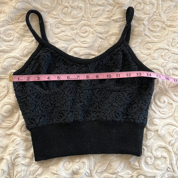 Mark Eisen lace crop cami ✨ - Picture 3 of 4